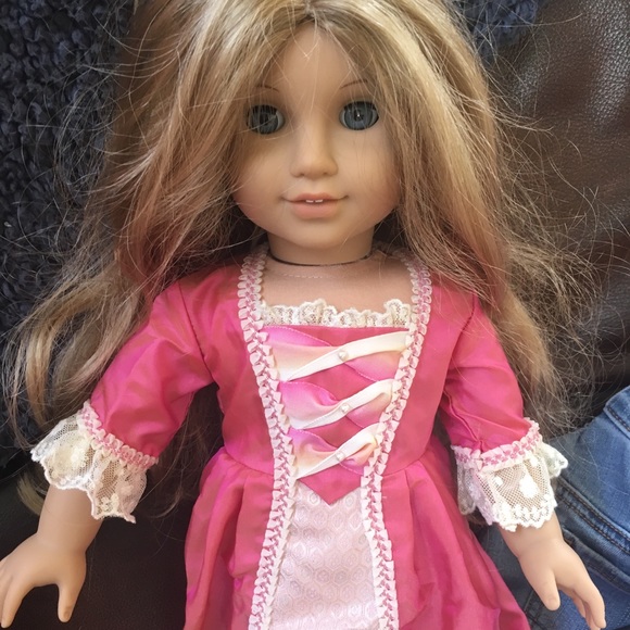 ELIZABETH Retired American Girl Doll & Paperback - Picture 1 of 4